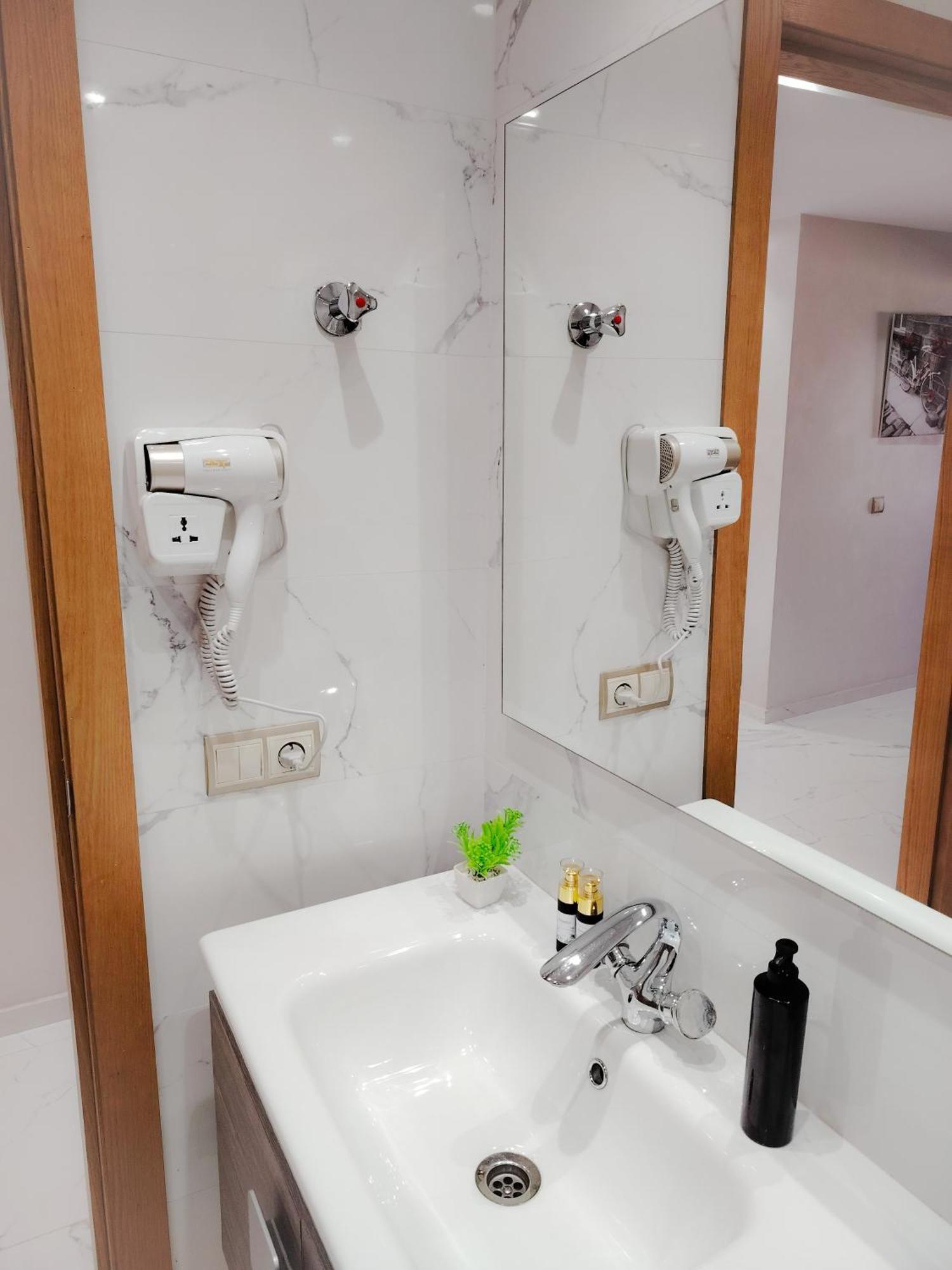 Super Apartement Totalement Neuf A Cote De Marjane Avec La Climatisation Et Wifi Tânger Exterior foto