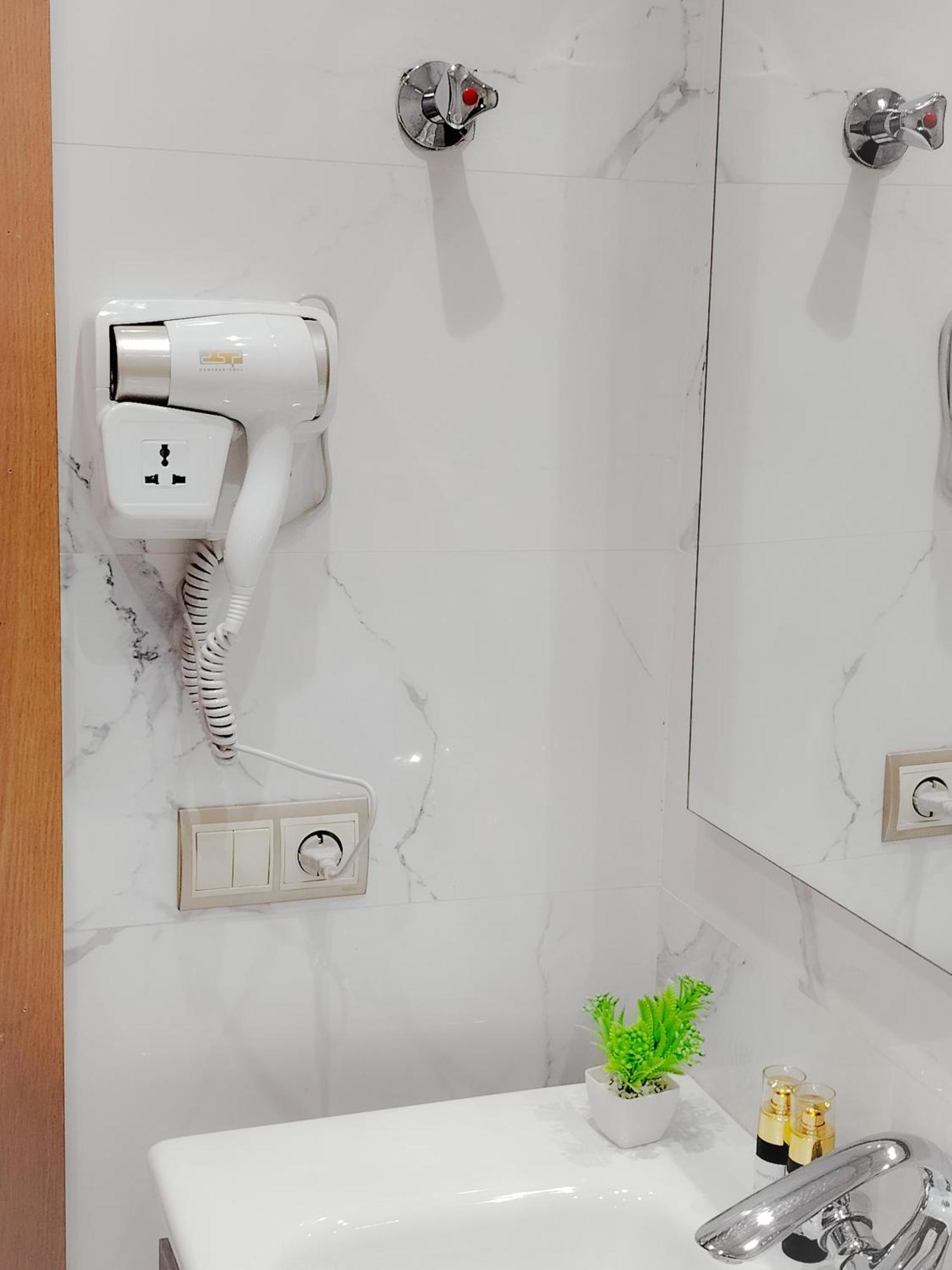 Super Apartement Totalement Neuf A Cote De Marjane Avec La Climatisation Et Wifi Tânger Exterior foto